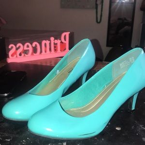 turquoise heels